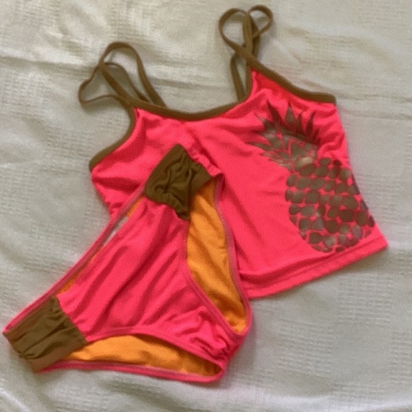 Tankini 🏊♀️ - Picture 1 of 7